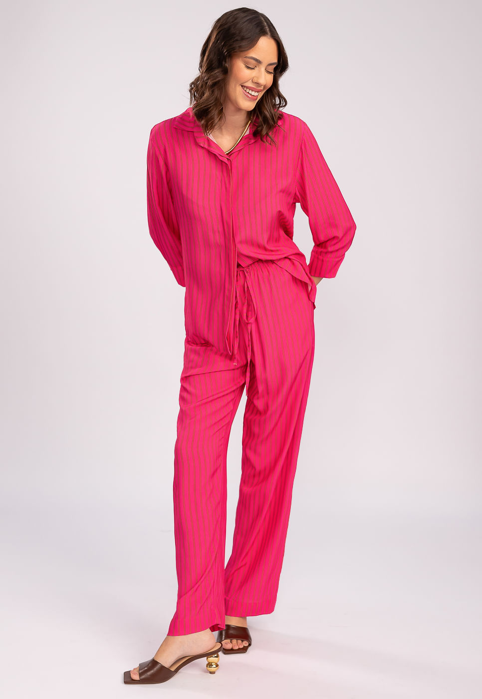 242070375A_CALCA-RETA-LISTRADA-PINK-EM-VISCOSE_4