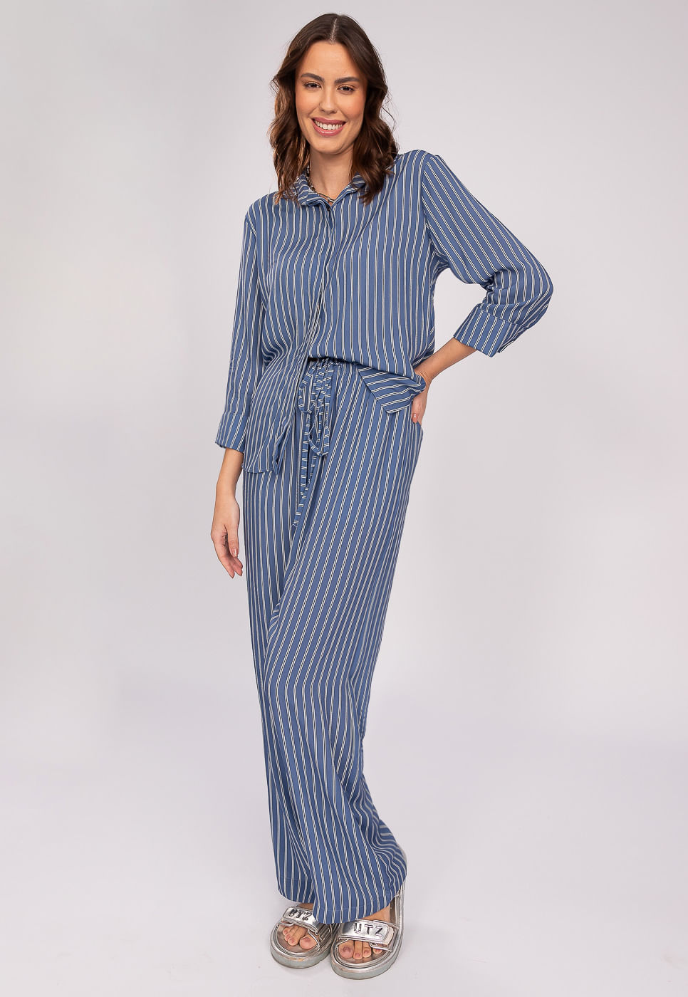 242070375B_CALCA-RETA-LISTRADA-AZUL-EM-VISCOSE_2