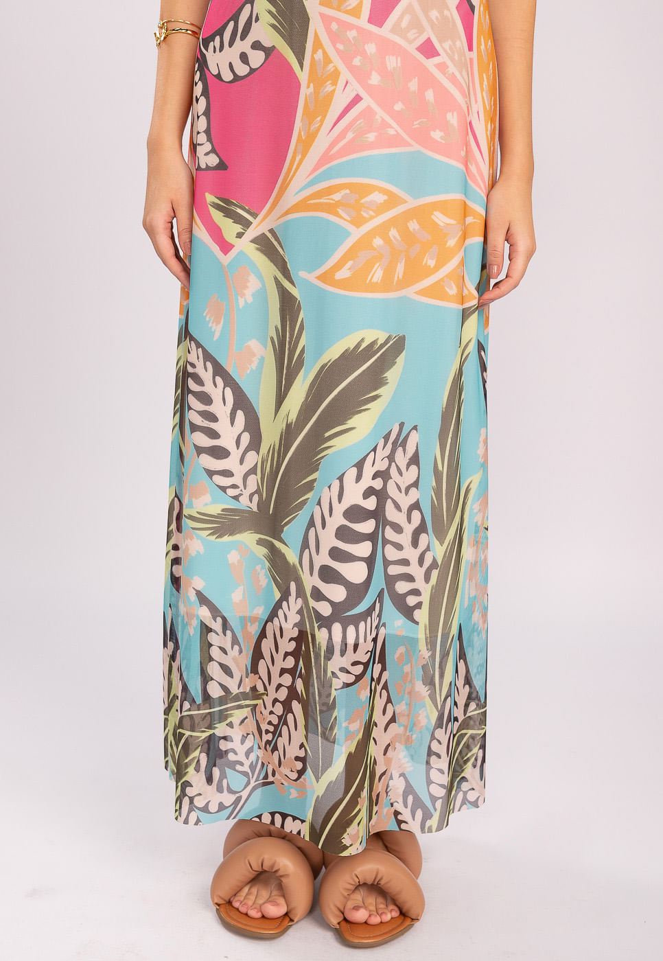 242030759A_VESTIDO-LONGO-COM-MANGAS-EM-TULE-FOLHAGEM-COLORIDA_2
