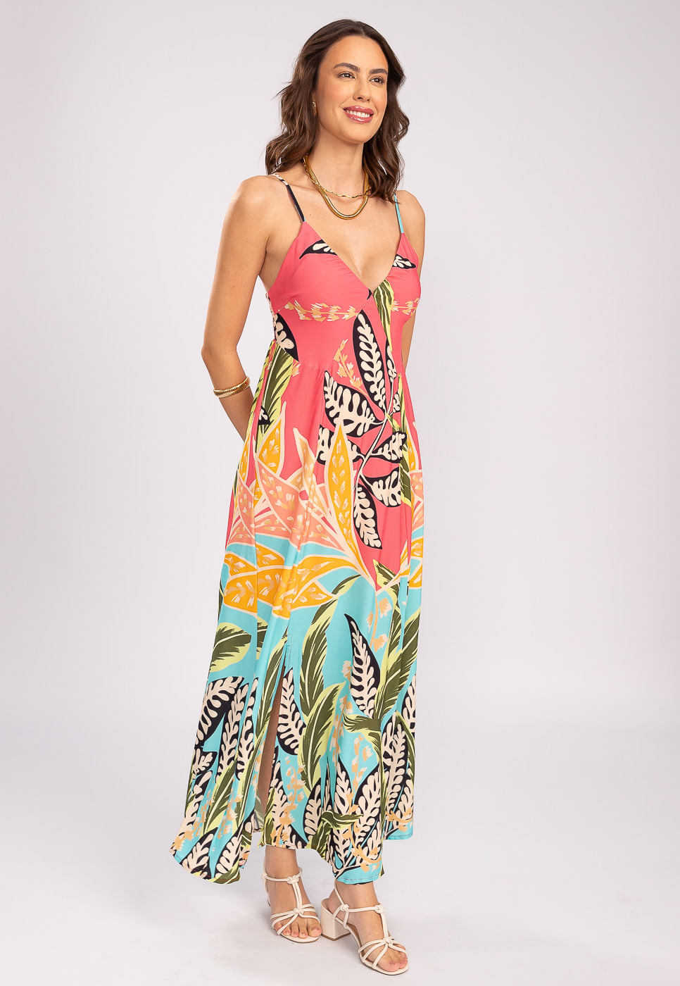 242030773A_VESTIDO-LONGO-COM-FENDAS-EM-VISCOSE-FOLHAGEM-COLORIDA_2