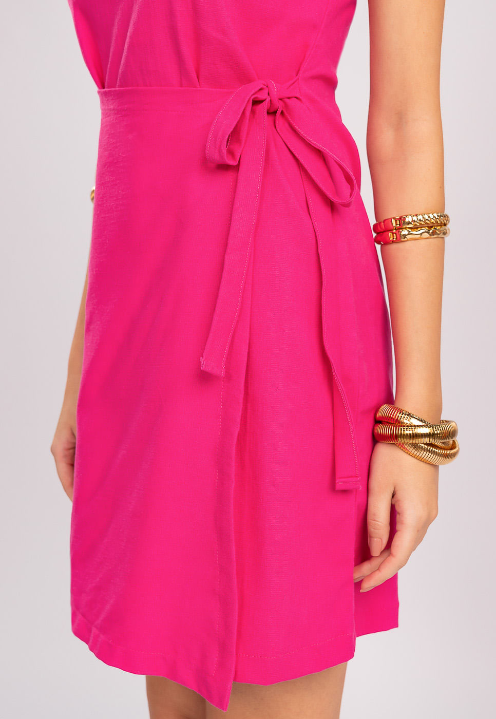 242030769B_VESTIDO-CURTO-COM-SOBREPOSICAO-EM-VISCOSE-COM-LINHO-PINK_5