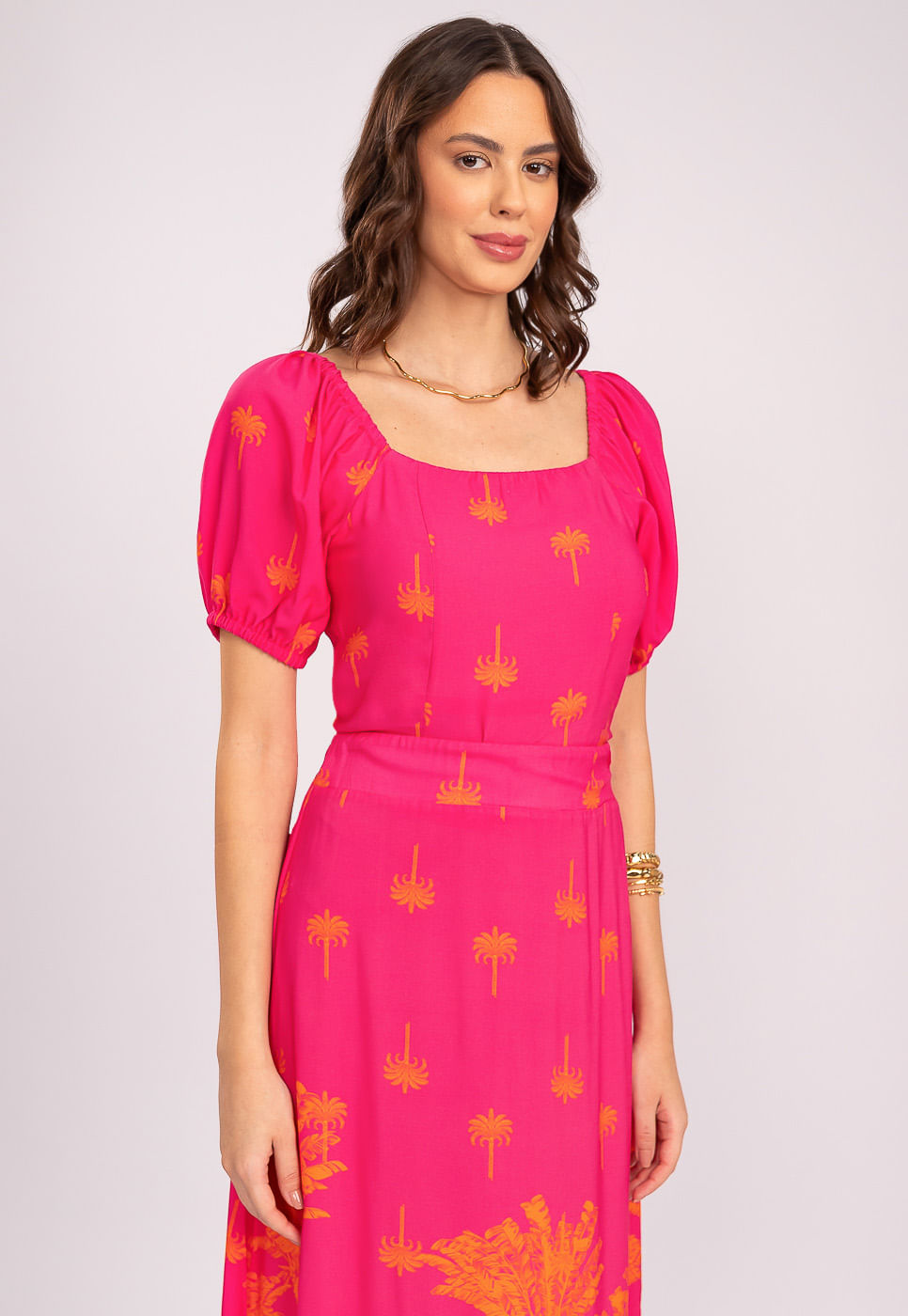 242011289A_BLUSA-COM-MANGA-BUFANTE-EM-VISCOSE-COQUEIRO-PINK_5
