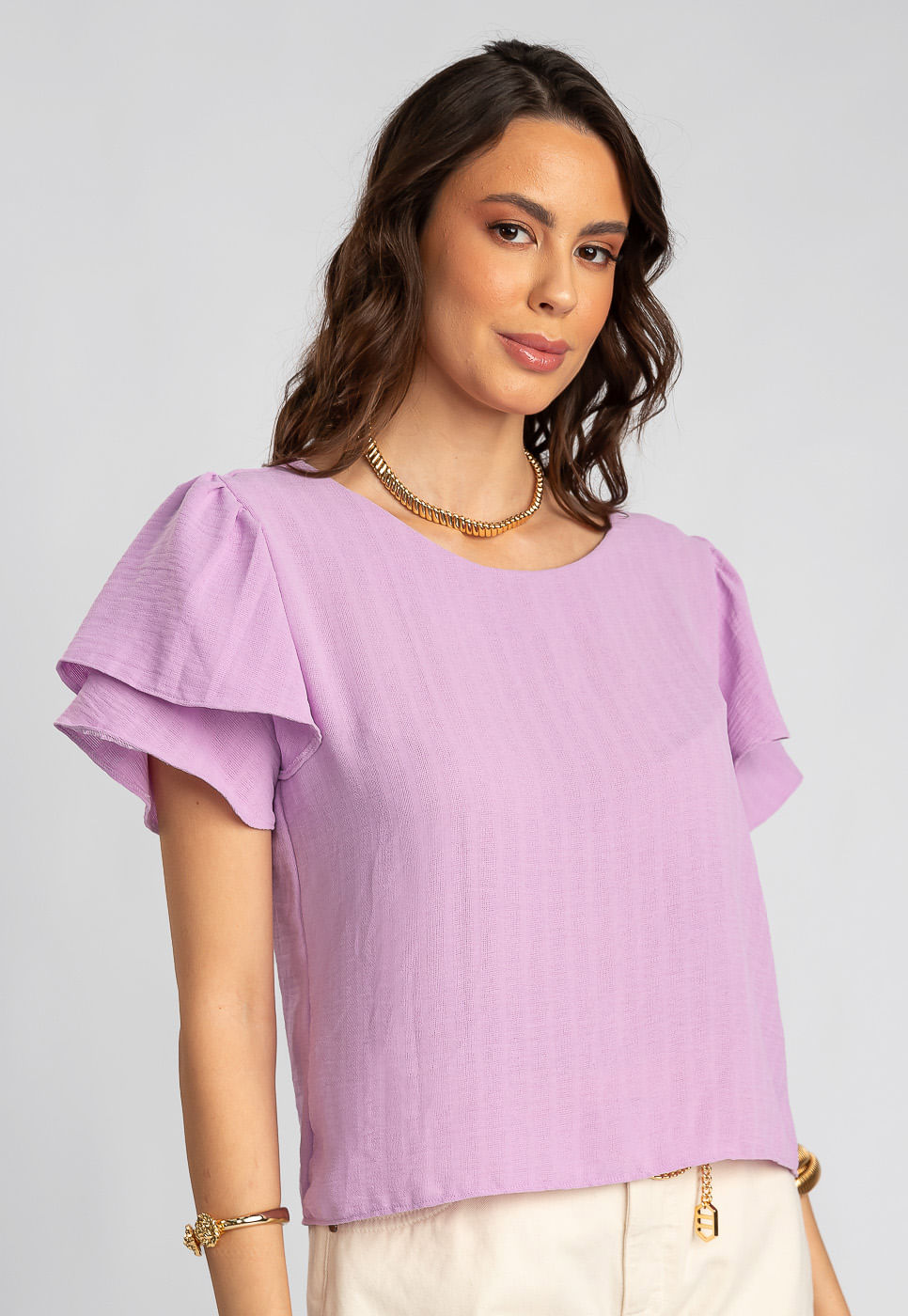 242011286B_BLUSA-COM-MANGA-DE-BABADOS-EM-TECIDO-TEXTURIZADO-LILAS_5