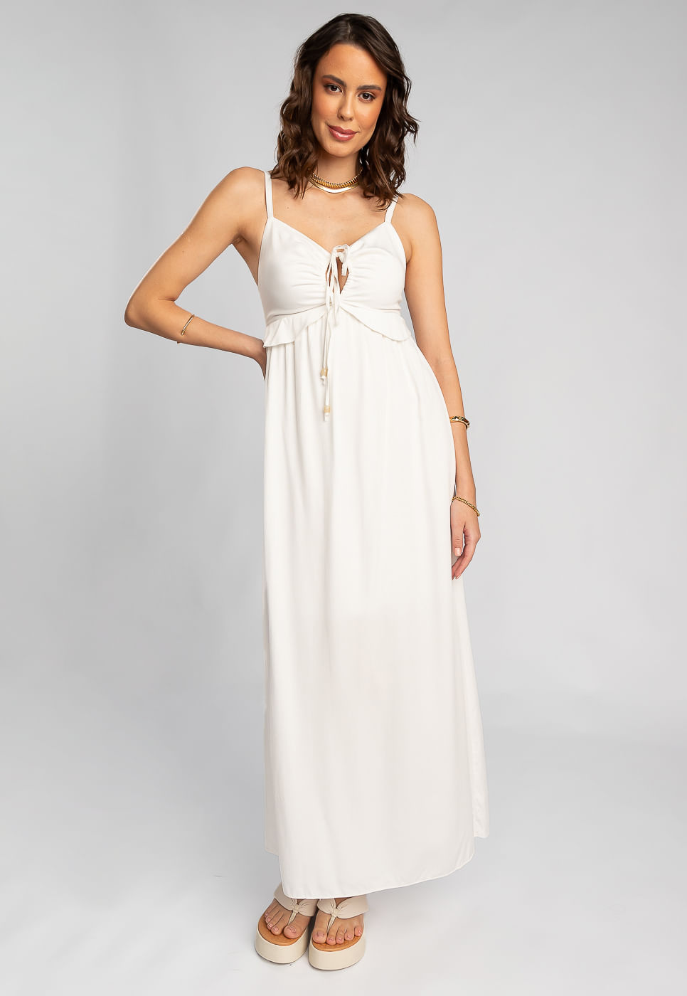 242030770A_VESTIDO-LONGO-COM-AMARRACAO-E-BABADO-EM-VISCOSE-OFF-WHITE_2
