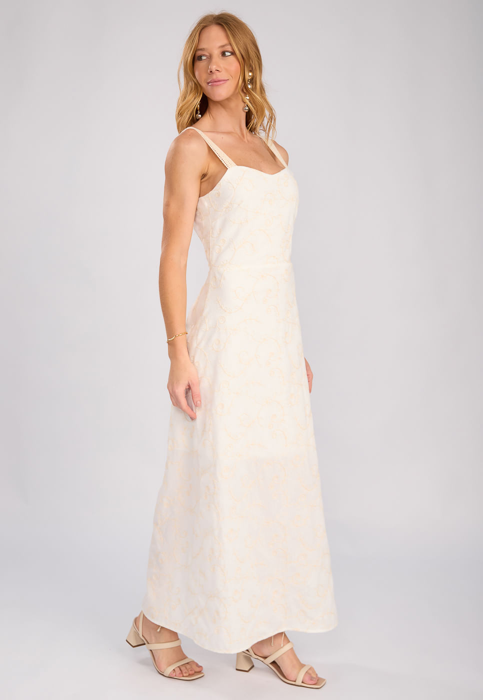 242030777A_VESTIDO-LONGO-DECOTE-CORACAO-EM-LINHO-CORDONE-OFF-WHITE_1