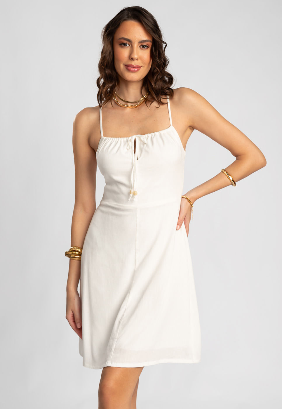 242030768A_VESTIDO-CURTO-COM-AMARRACAO-NAS-COSTAS-EM-VISCOSE-OFF-WHITE_2