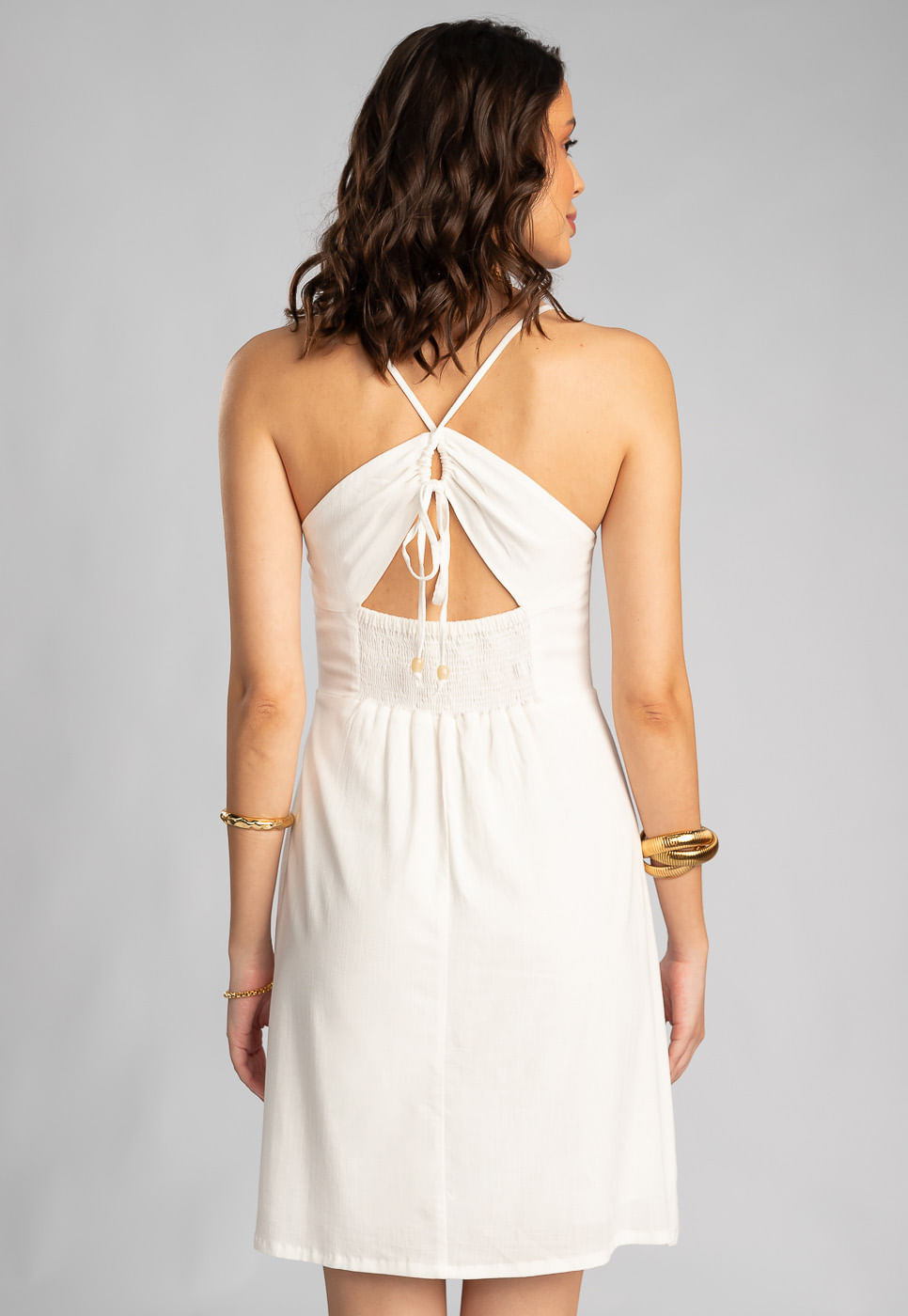 242030768A_VESTIDO-CURTO-COM-AMARRACAO-NAS-COSTAS-EM-VISCOSE-OFF-WHITE_999
