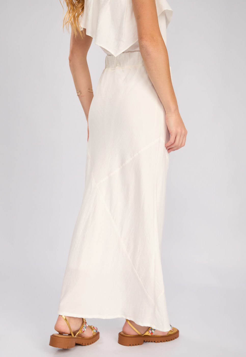 242020231A_SAIA-LONGA-COM-RECORTES-EM-RAYON-OFF-WHITE_4