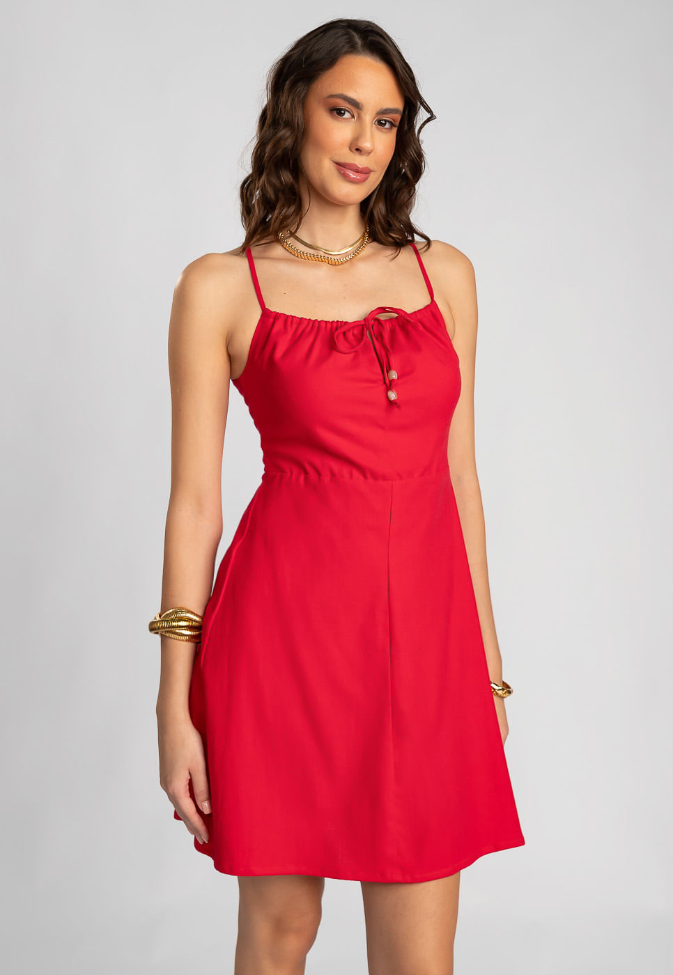 242030768C_VESTIDO-CURTO-COM-AMARRACAO-NAS-COSTAS-EM-VISCOLINHO-VERMELHO_2