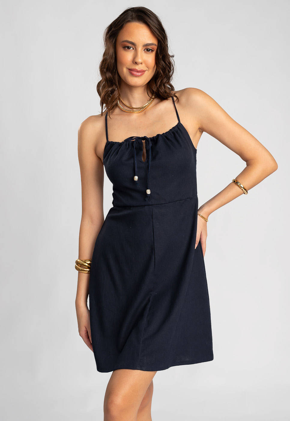 242030768D_VESTIDO-CURTO-COM-AMARRACAO-NAS-COSTAS-EM-VISCOLINHO-MARINHO_2