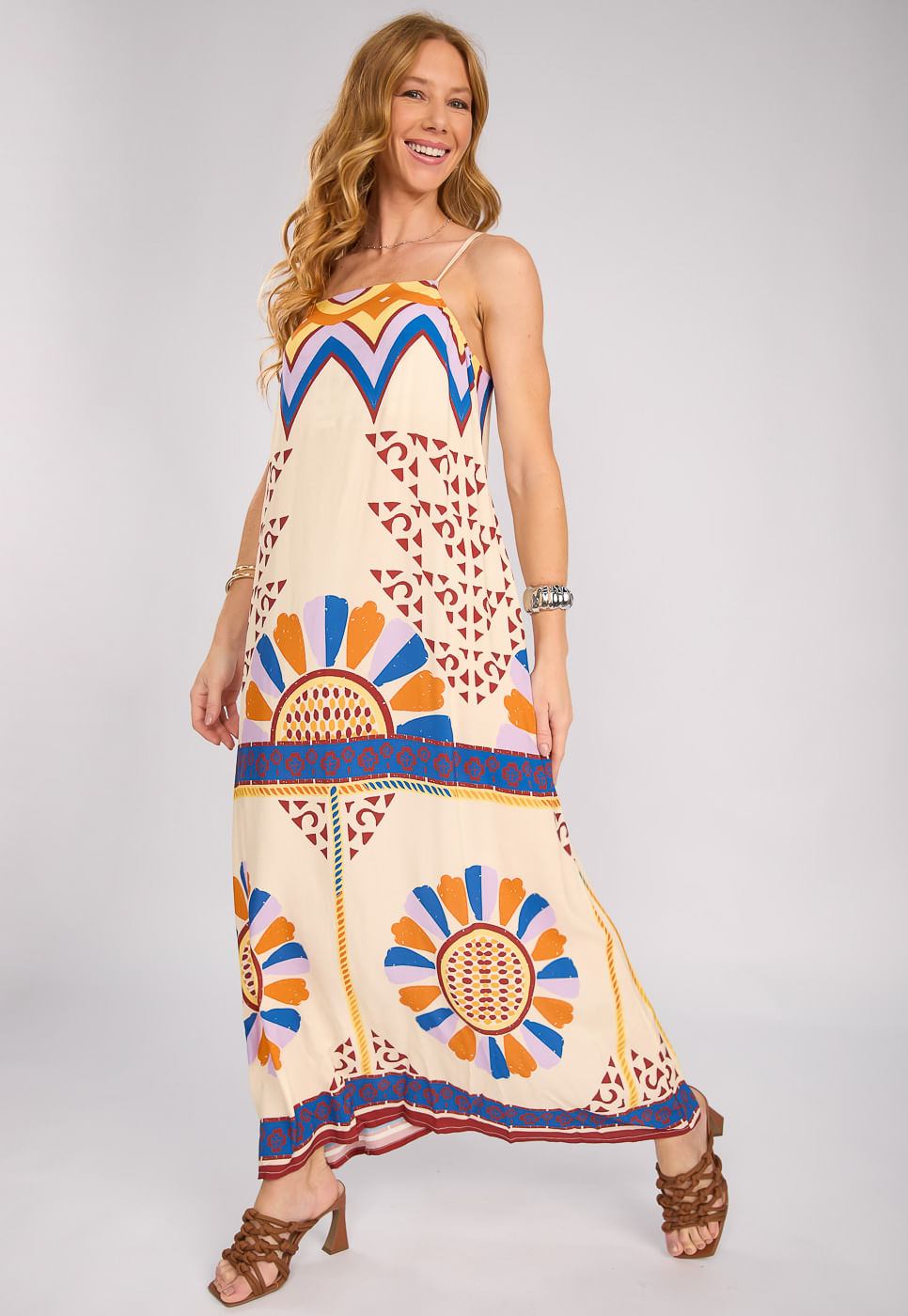 242030775A_VESTIDO-LONGO-ALCA-COM-AMARRACAO-EM-VISCOSE-ABSTRATO-BEGE-COM-BARRADO_1