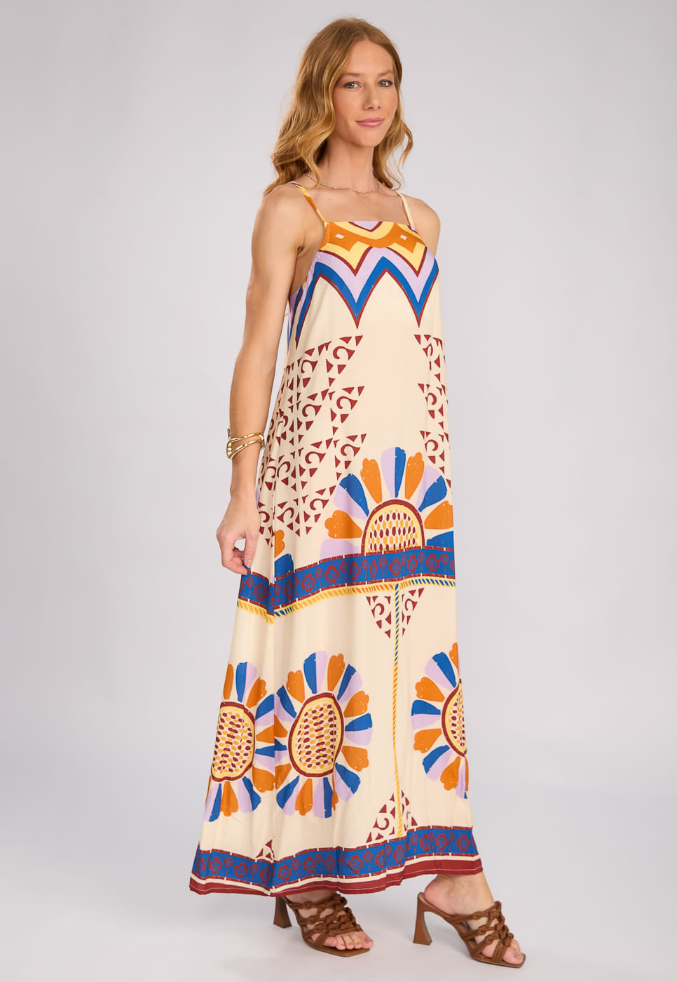 242030775A_VESTIDO-LONGO-ALCA-COM-AMARRACAO-EM-VISCOSE-ABSTRATO-BEGE-COM-BARRADO_4