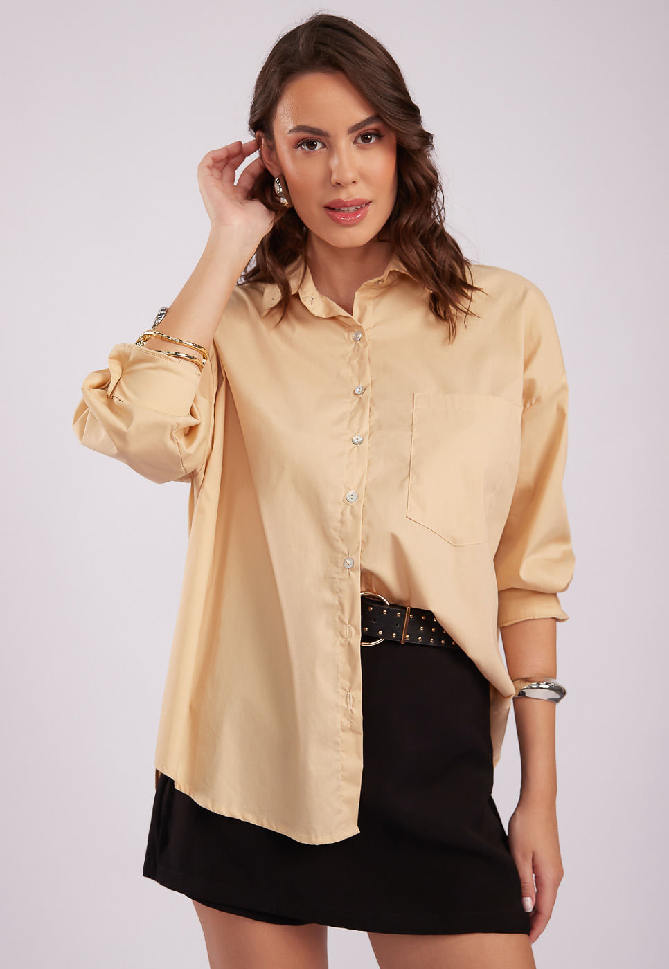 251011003B_CAMISA-OVERSIZED-ALFAIATARIA-BEGE_4