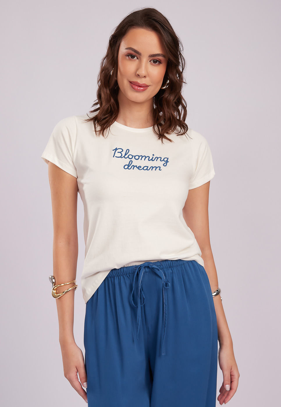 251011004B_BLUSA-MANGA-CURTA-BORDADA-BLOOMING-DREAM-EM-ALGODAO_2