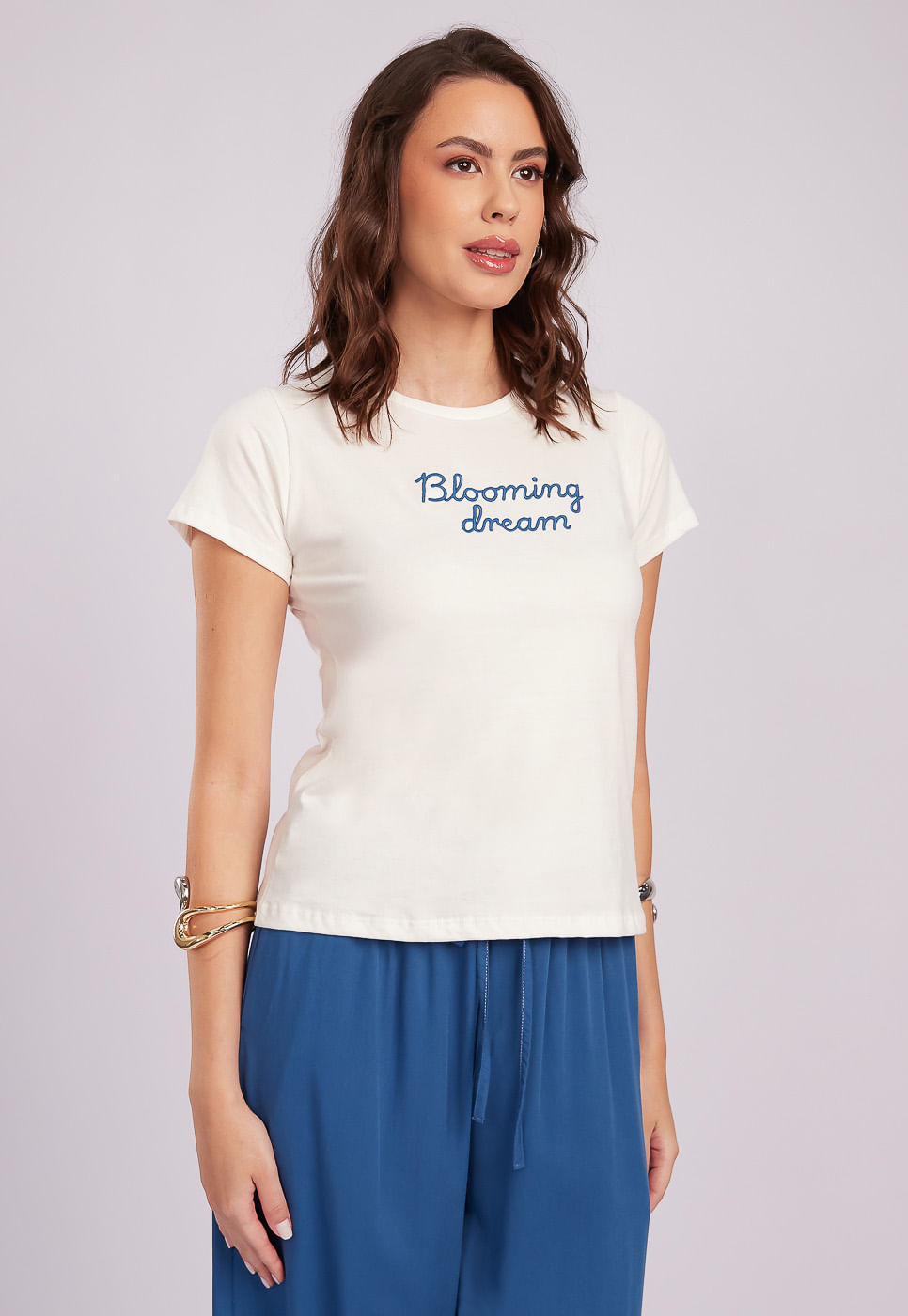 251011004B_BLUSA-MANGA-CURTA-BORDADA-BLOOMING-DREAM-EM-ALGODAO_3