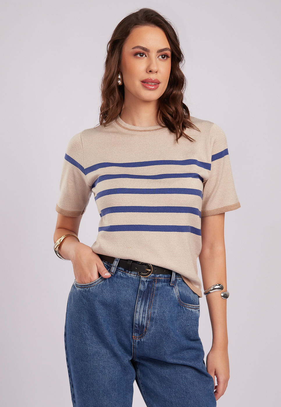 251011011B_BLUSA-MANGA-CURTA-LISTRADA-EM-TRICOT-BEGE_1