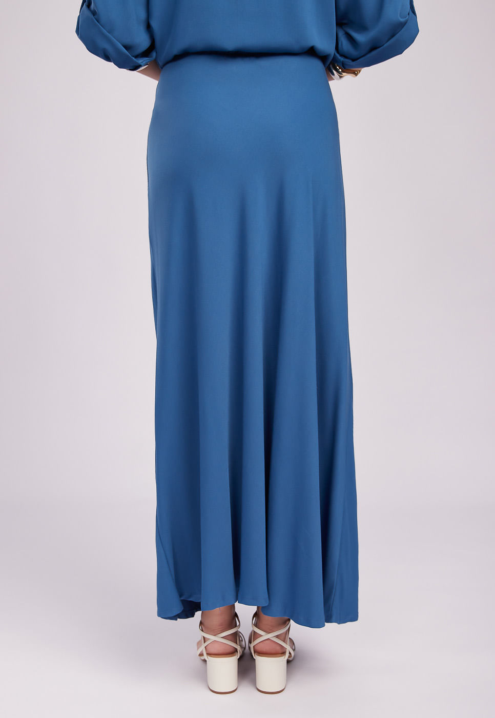 251020001B_SAIA-SLIP-LONGA-AZUL-EM-VISCOSE_4