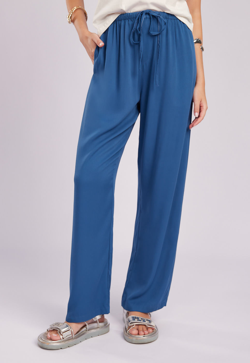 251070002B_CALCA-RETA-AZUL-EM-VISCOSE_999