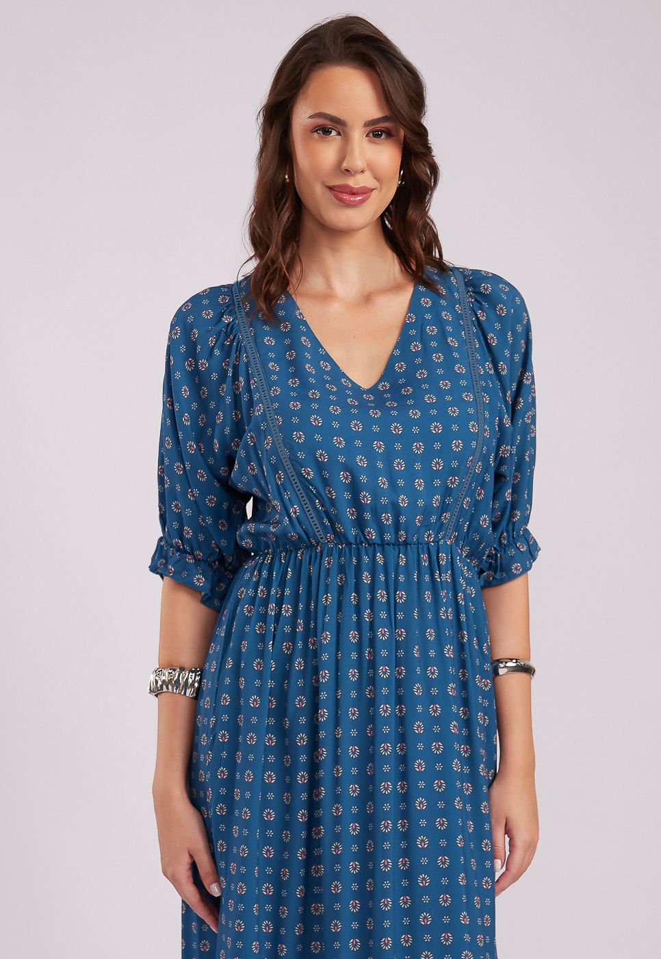 251030002A_VESTIDO-LONGO-MANGA-CURTA-EM-VISCOSE-ESTAMPADA_4