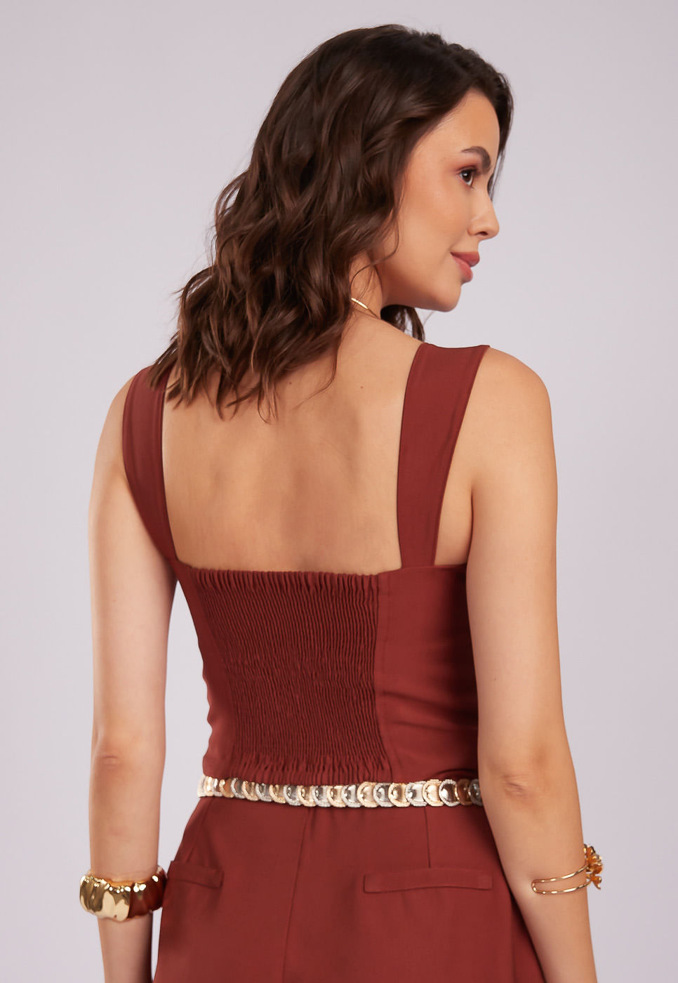 251011007C_BLUSA-CROPPED-ALFAIATARIA-MARROM-ARGILA_3