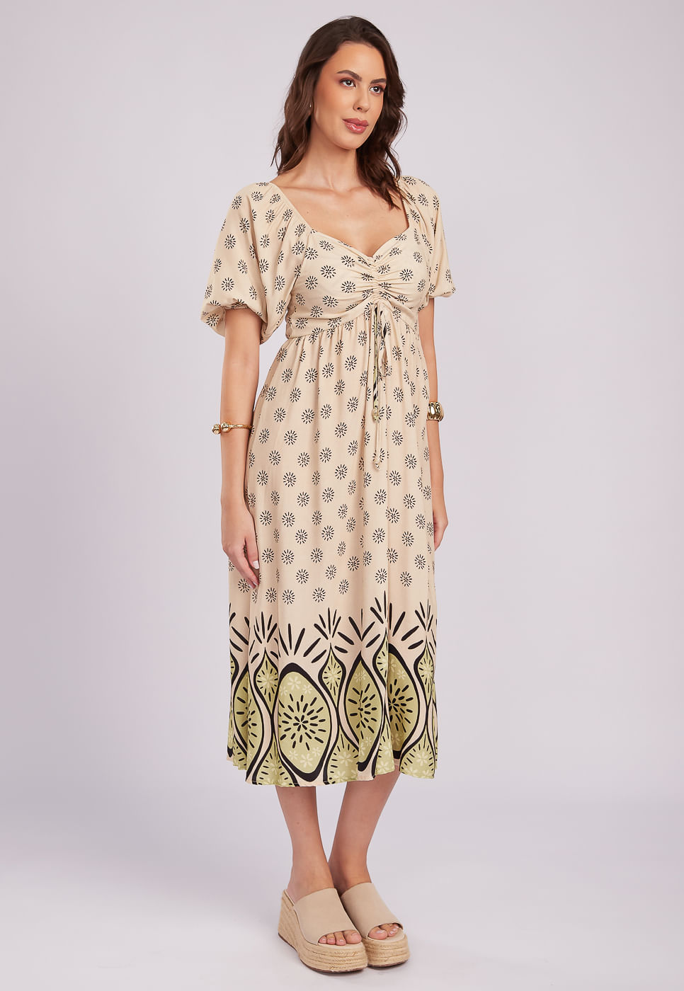 251030005A_VESTIDO-MIDI-COM-DECOTE-CORACAO-EM-VISCOSE-ESTAMPADO_3