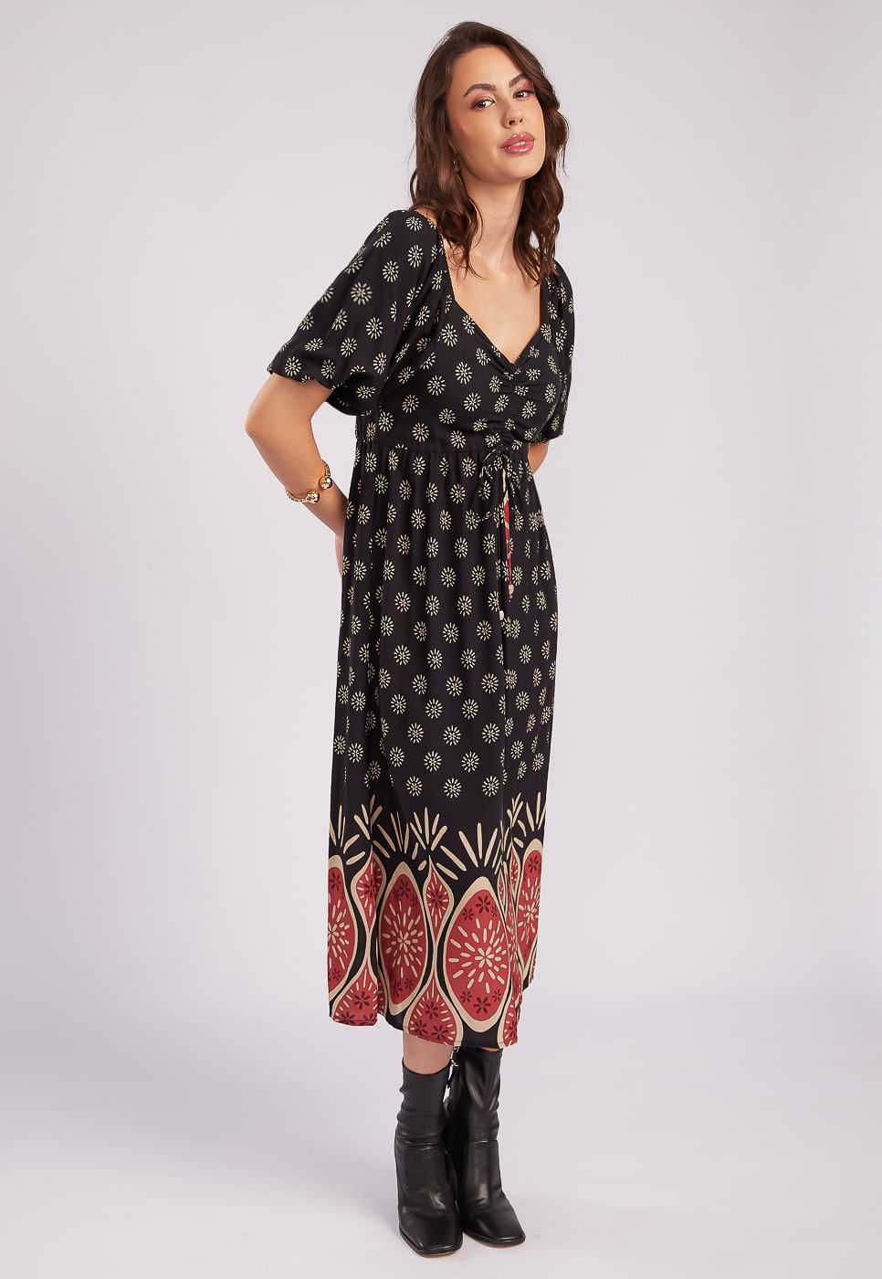 251030005B_VESTIDO-MIDI-COM-DECOTE-CORACAO-EM-VISCOSE-ESTAMPADO_3