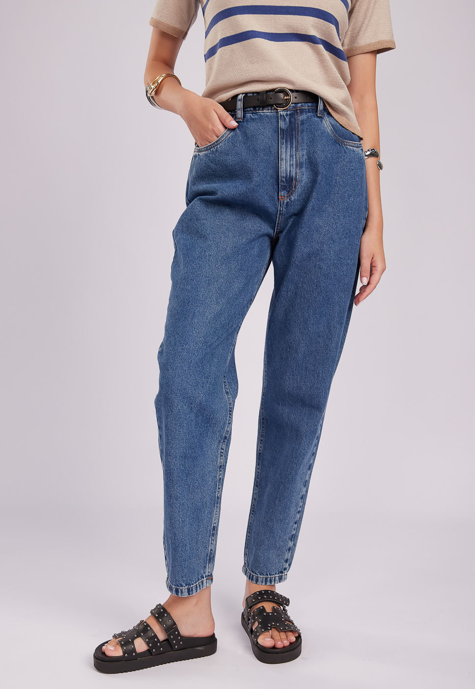 251070005A_CALCA-JEANS-RETA-AZUL-MARMOZIADA-MEDIO_9