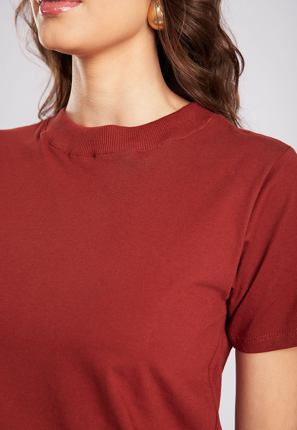 251011034A_BLUSA-MANGA-CURTA-MALHA-MARROM_4