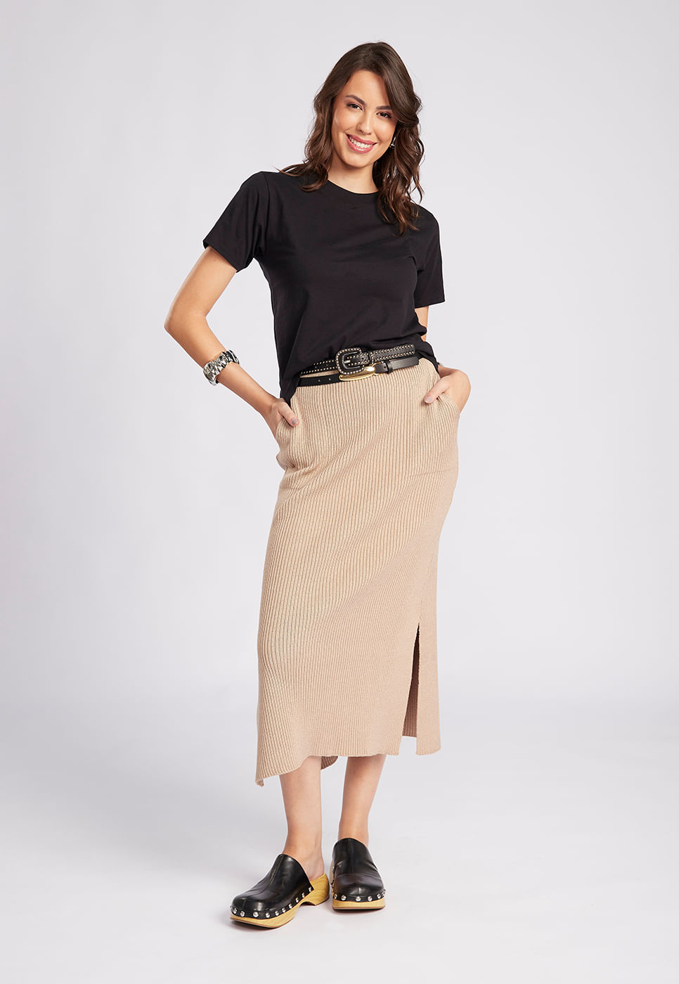 251011034B_BLUSA-MANGA-CURTA-MALHA-PRETA_5
