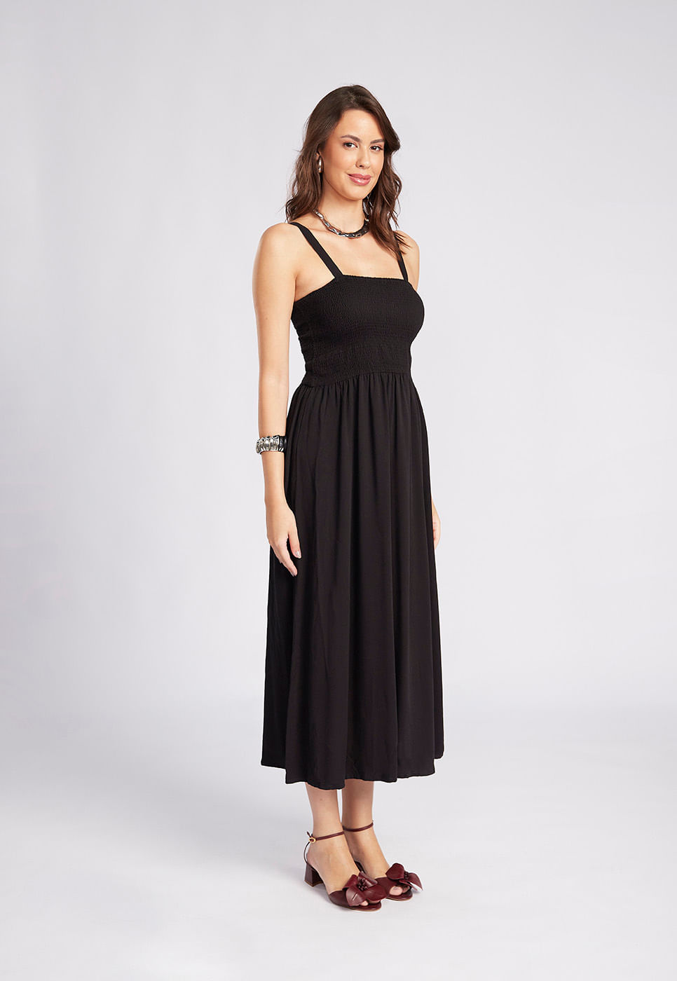 251030012B_VESTIDO-MIDI-ALCA-EM-VISCOSE-PRETO_2
