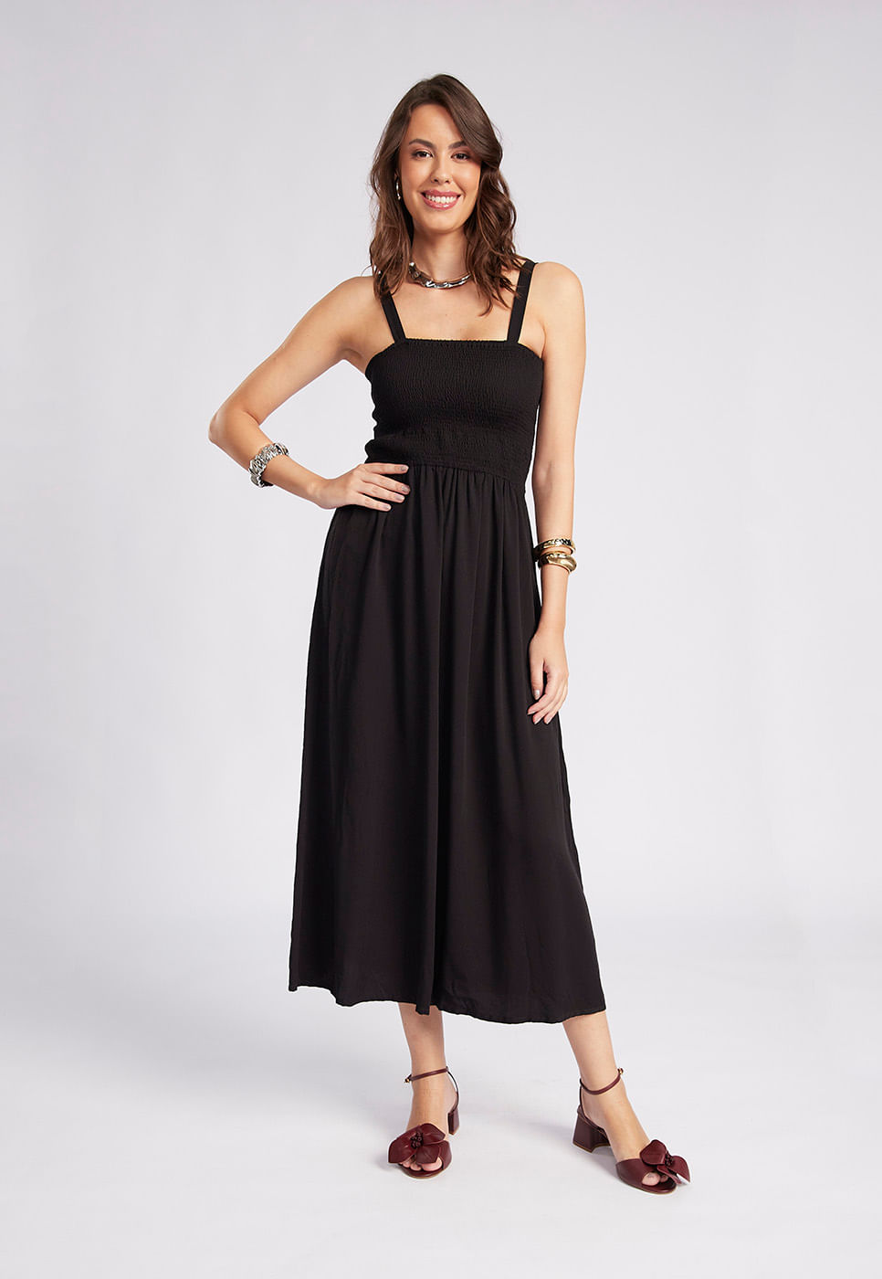 251030012B_VESTIDO-MIDI-ALCA-EM-VISCOSE-PRETO_999