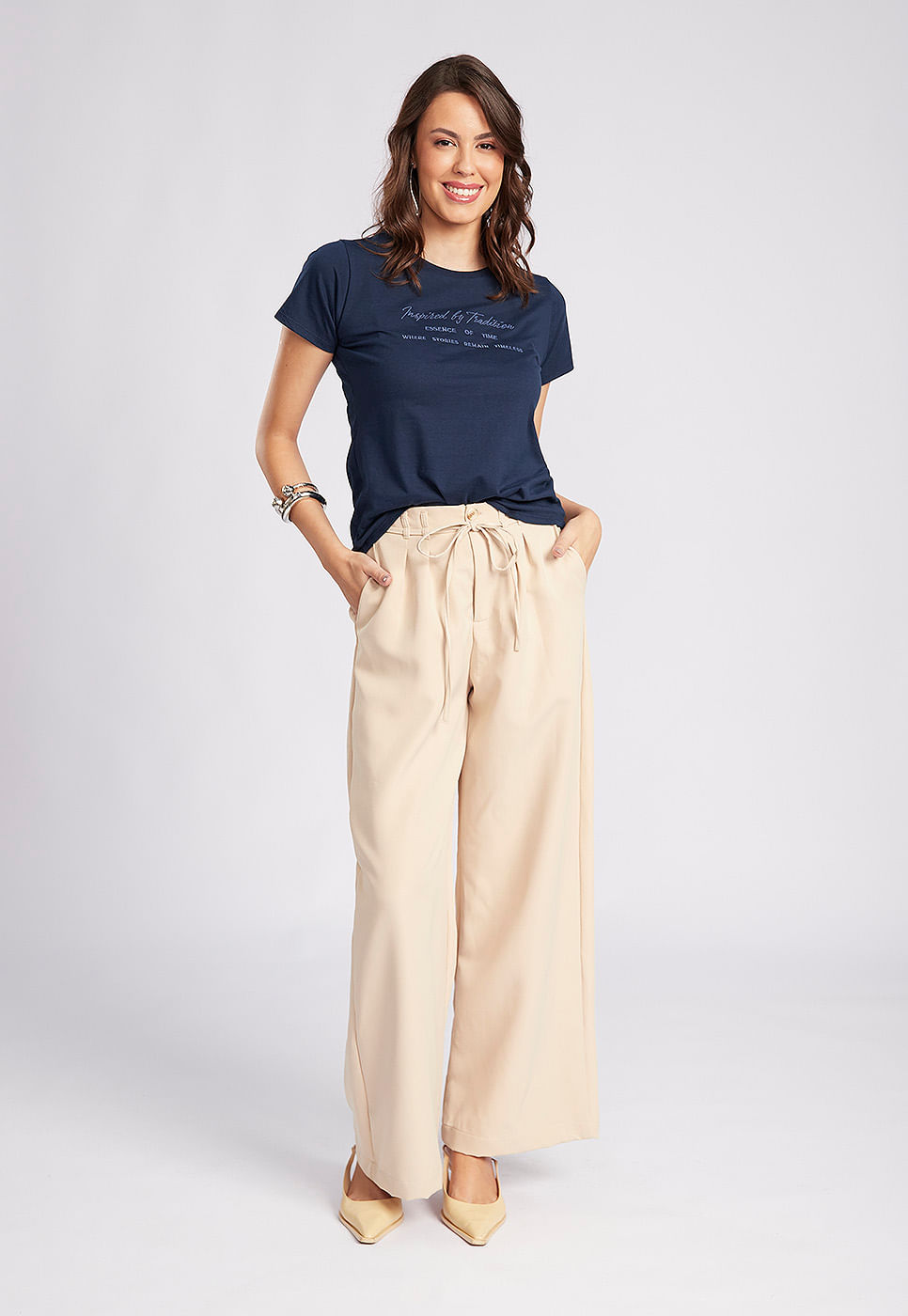 251011035B_BLUSA-MANGA-CURTA-MARINHO-BORDADO-TRADITION_999