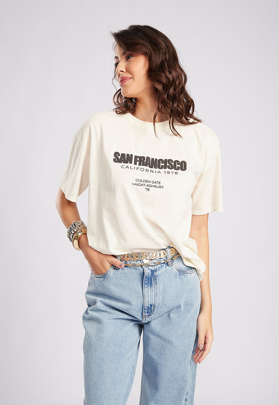 251011036A_T-SHIRT-OVERSIZED-ESTAMPA-SAN-FRANCISCO-EM-ALGODAO-OFF-WHITE_4