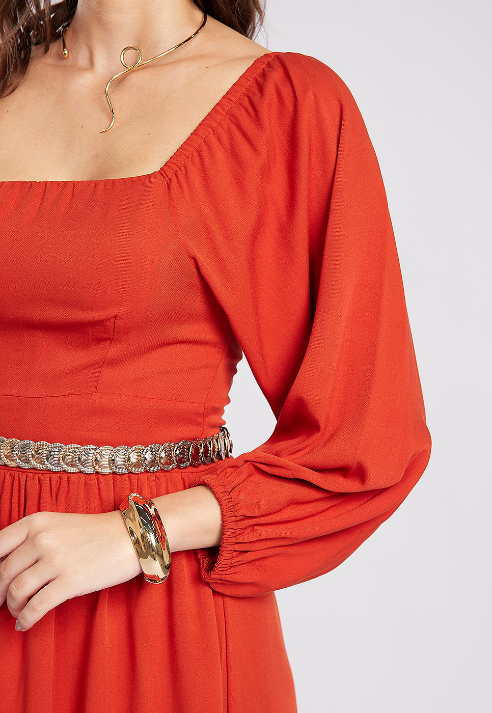 251030010A_VESTIDO-MANGA-LONGA-BUFANTE-EM-VISCOSE-VERMELHO-ARGILA_2