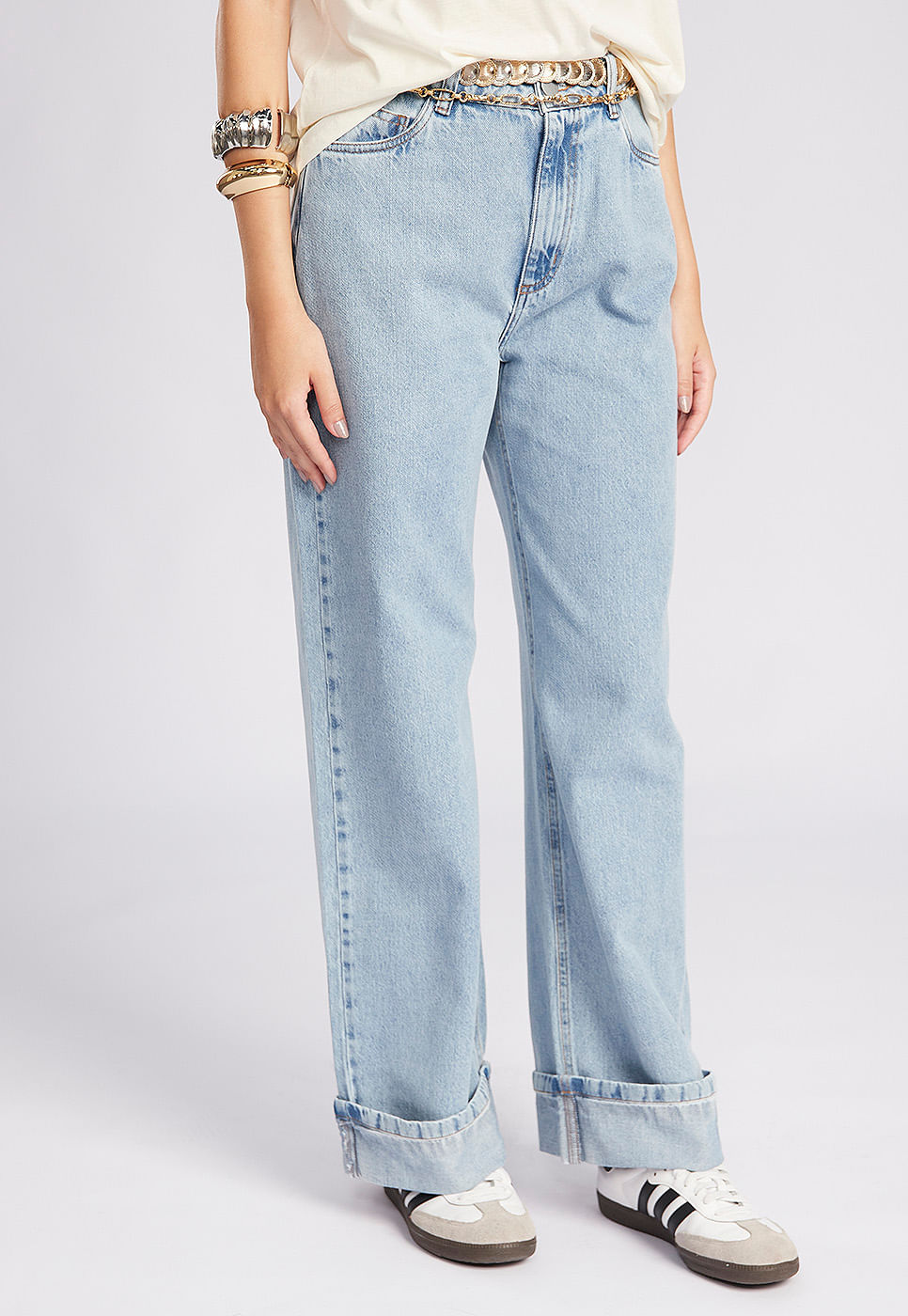 251070006A_CALCA-PANTALONA-BARRA-DOBRADA-EM-JEANS-AZUL-MEDIO_4