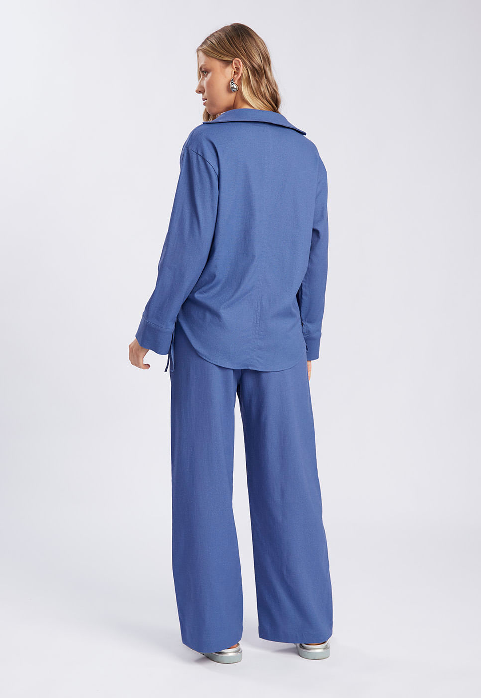 251011049B_BLUSA-MANGA-LONGE-EM-LINHO-AZUL_3
