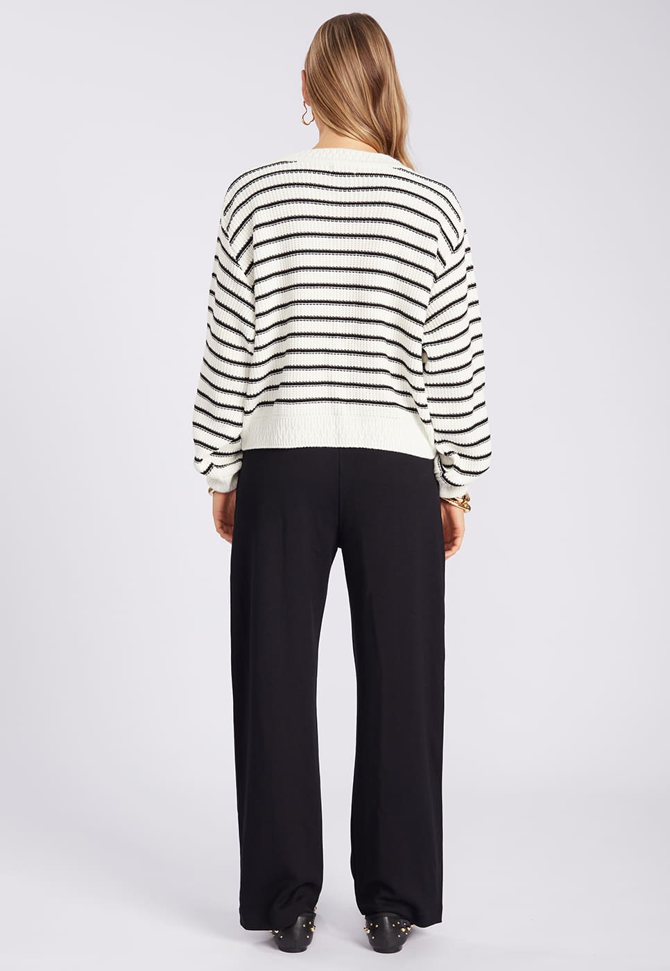 251011017A_BLUSAO-LISTRADO-EM-TRICOT-OFF-WHITE_5.jpg