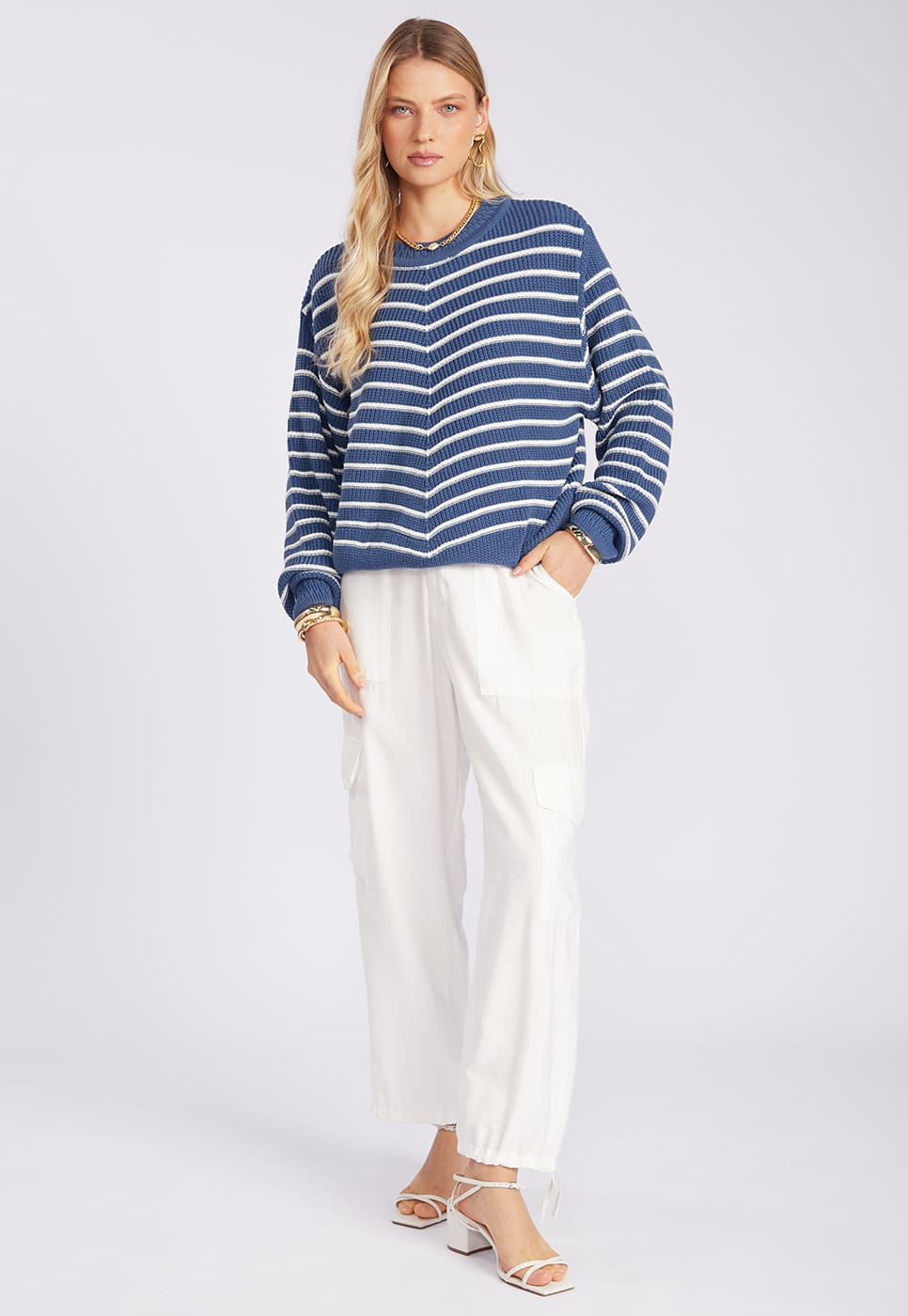 251011017B_BLUSAO-LISTRADO-EM-TRICOT-AZUL_2.jpg