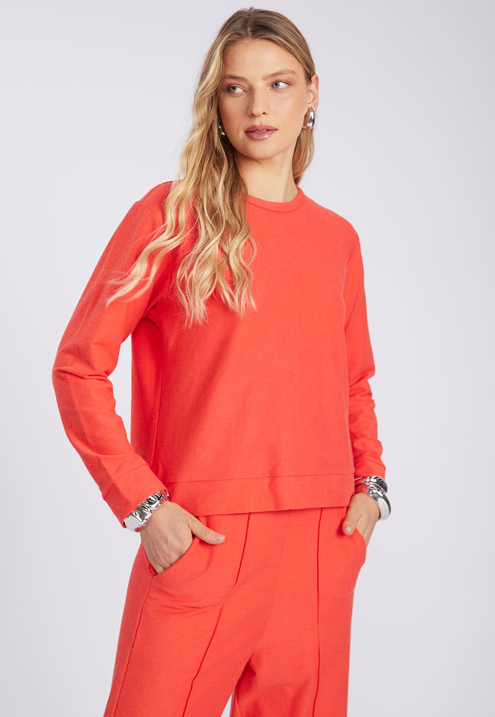 251011052A_BLUSA-MOLETINHO-EM-VISCOSE-VERMELHA_1.jpg