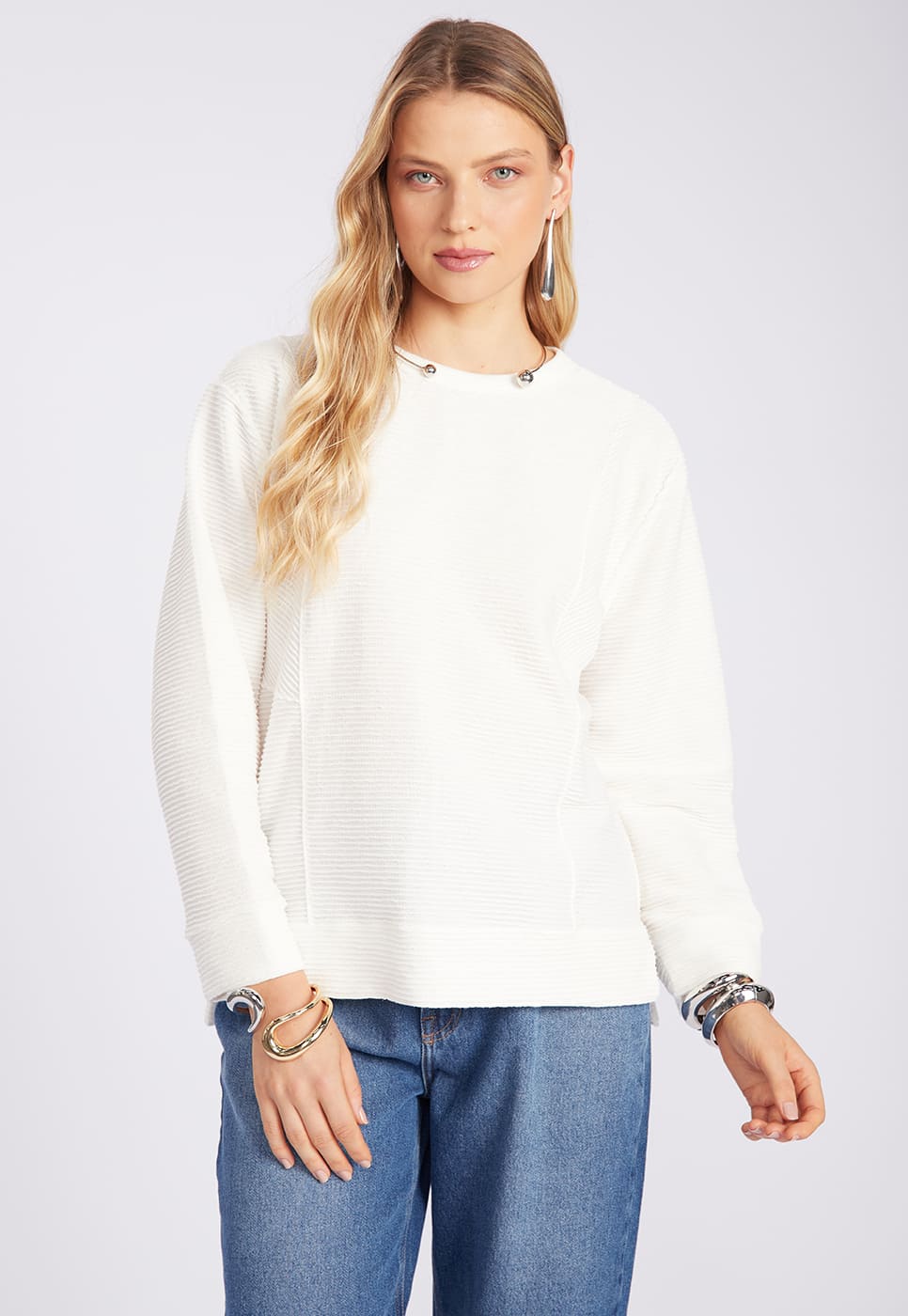 251011054A_BLUSAO-TEXTURIZADO-EM-ALGODAO-OFF-WHITE_1.jpg