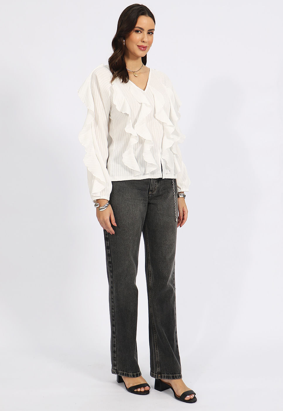252011059B_BLUSA-MANGA-LONGA-COM-TEXTURA-E-BABADOS-BRANCO_1