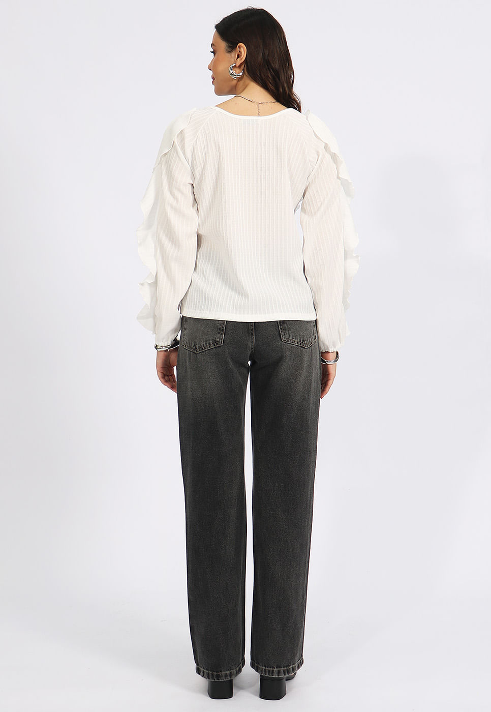 252011059B_BLUSA-MANGA-LONGA-COM-TEXTURA-E-BABADOS-BRANCO_4