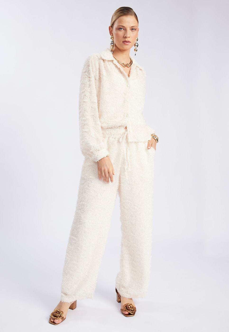 251070016A_CALCA-RETA-CHIFFON-TEXTURIZADO-OFF-WHITE_1